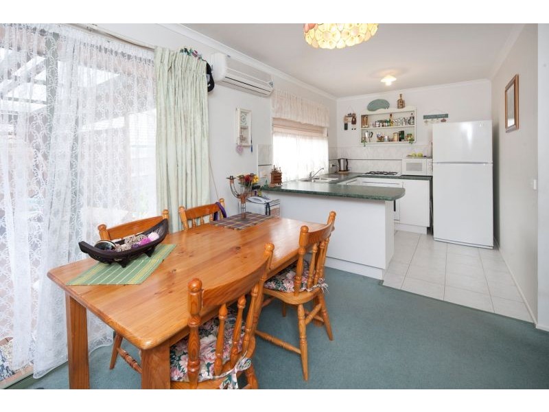 80 Lake View Drive, Narre Warren South VIC 3805