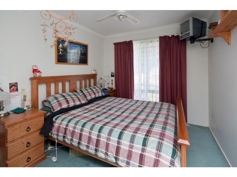 80 Lake View Drive, Narre Warren South VIC 3805