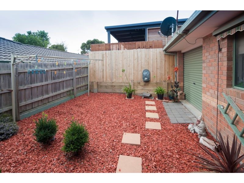 80 Lake View Drive, Narre Warren South VIC 3805