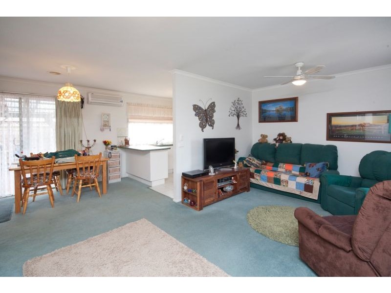 80 Lake View Drive, Narre Warren South VIC 3805