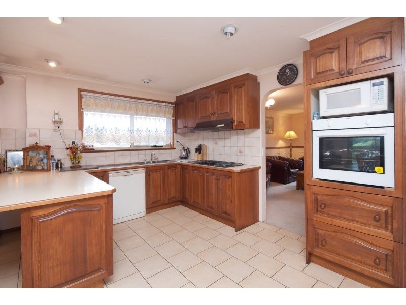 48 Justin Circuit, Hampton Park VIC 3976