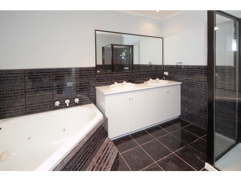 23 Harold Keys Drive, Narre Warren South VIC 3805