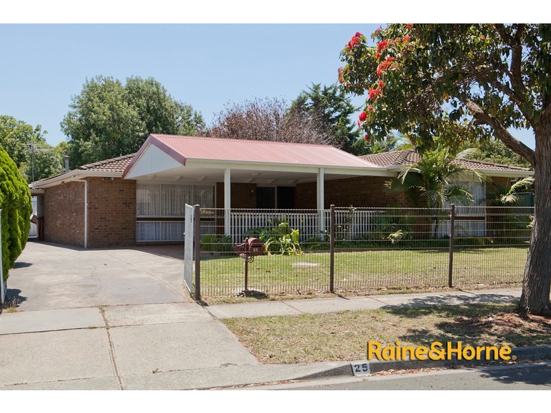 25 Endeavour Drive, Cranbourne North VIC 3977