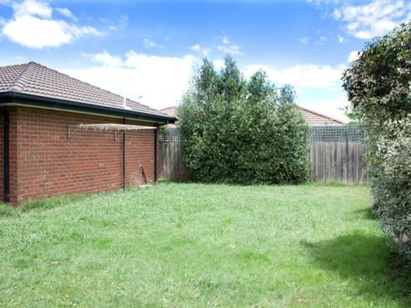 9 Swan Court, Narre Warren South VIC 3805