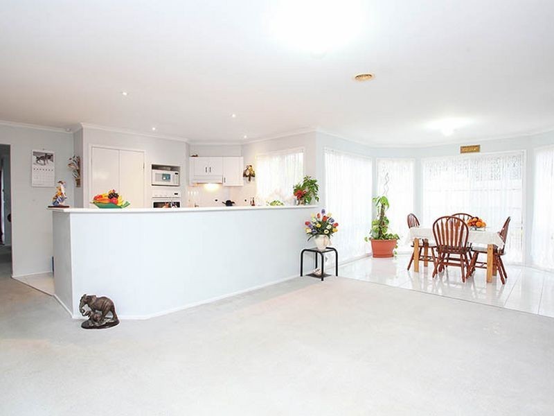 14 Pike Close, Narre Warren South VIC 3805