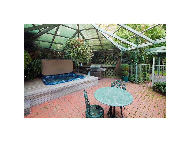 328 Pound Road, Narre Warren South VIC 3805