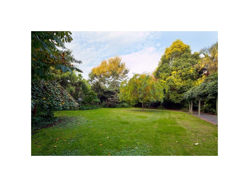 328 Pound Road, Narre Warren South VIC 3805