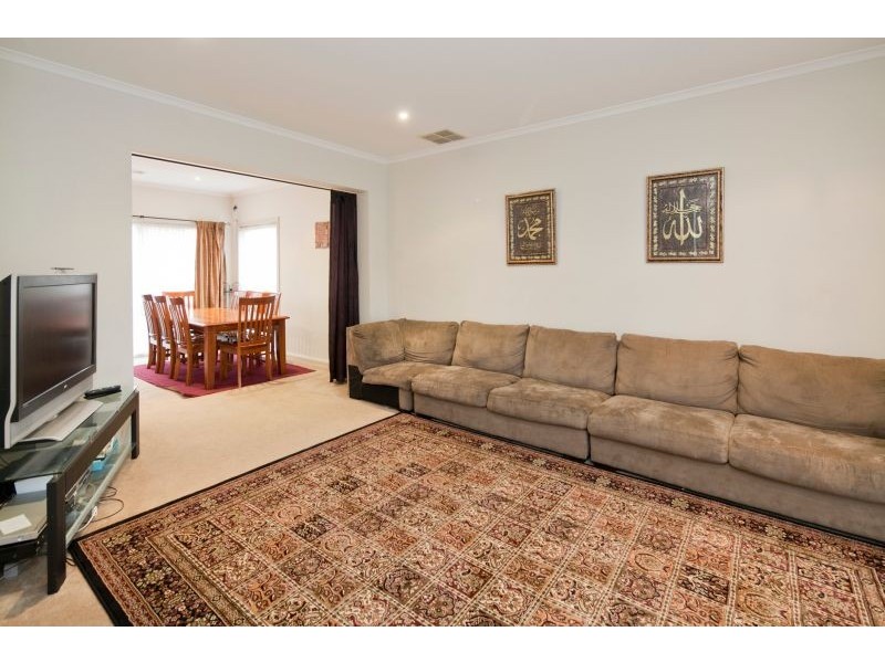 15 Penrose Drive, Narre Warren South VIC 3805