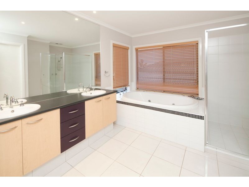 13 Ernest Crescent, Narre Warren South VIC 3805
