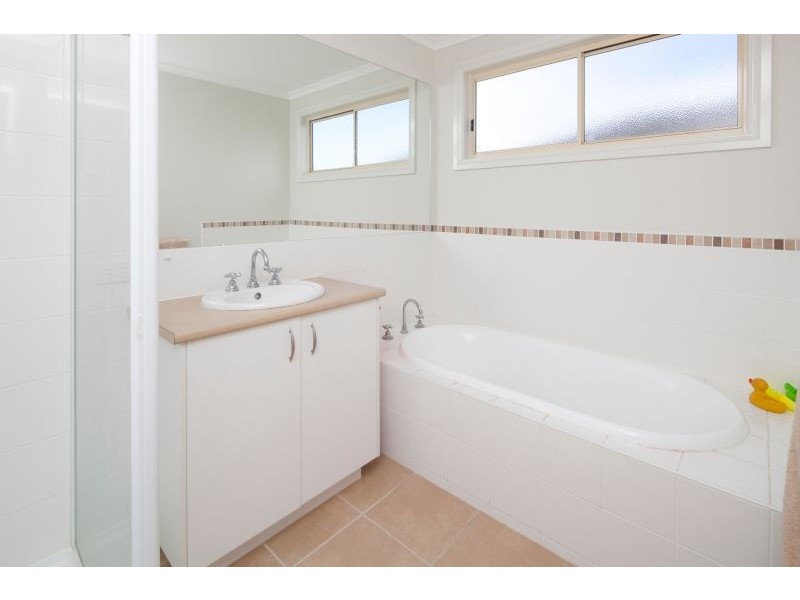 28 Amhurst Drive, Narre Warren South VIC 3805