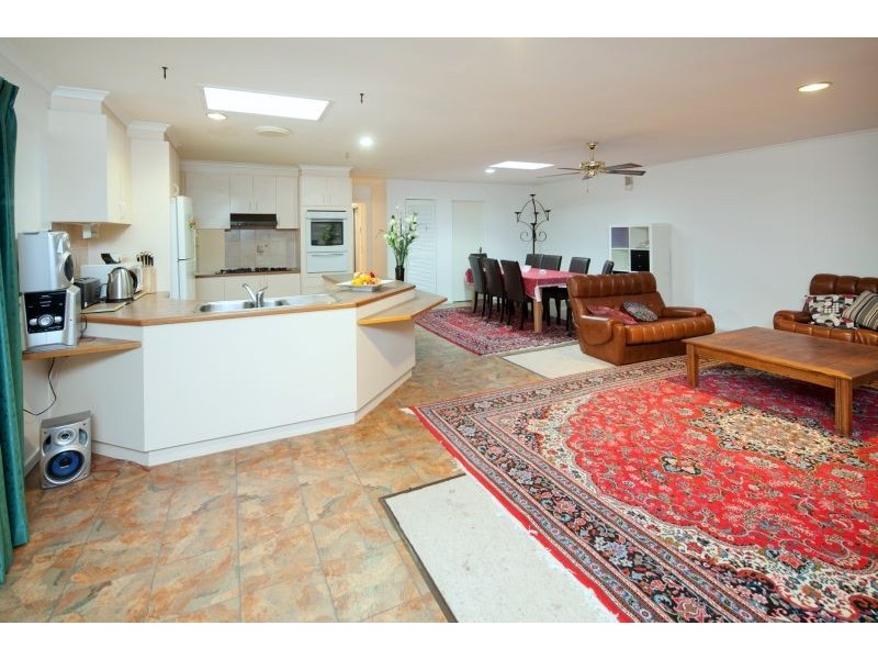 10 Prospect Hill Rd, Narre Warren VIC 3805