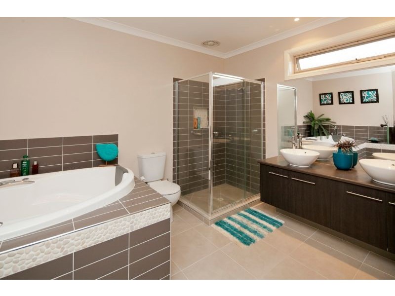 9 Buster Court, Narre Warren South VIC 3805