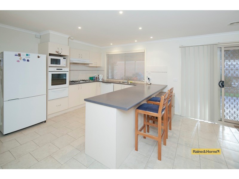 6 Jude Place, Narre Warren South VIC 3805