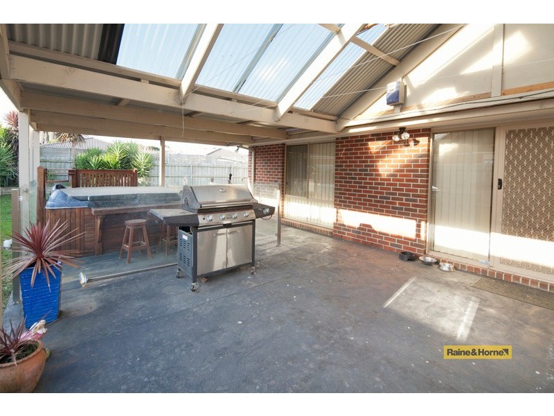 6 Jude Place, Narre Warren South VIC 3805