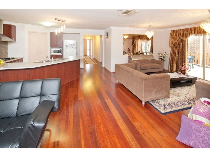 8 Buster Court, Narre Warren South VIC 3805