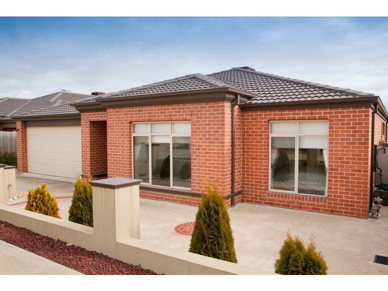 8 Buster Court, Narre Warren South VIC 3805