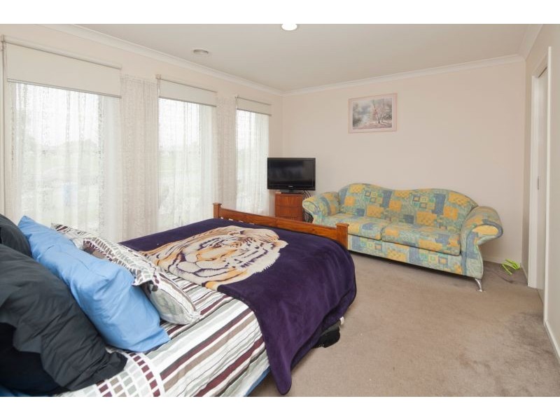 23 Archers Field Drive, Cranbourne East VIC 3977