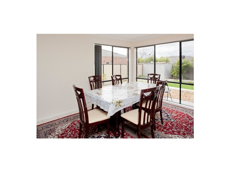 6 Blandford Crescent, Narre Warren South VIC 3805