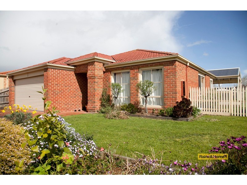 64 Galloway Drive, Narre Warren South VIC 3805