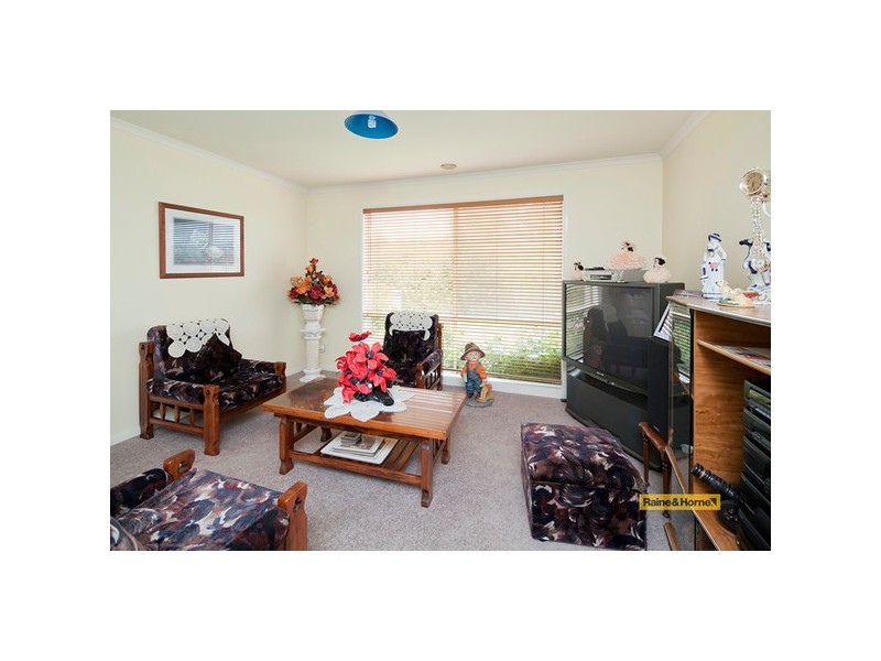 64 Galloway Drive, Narre Warren South VIC 3805