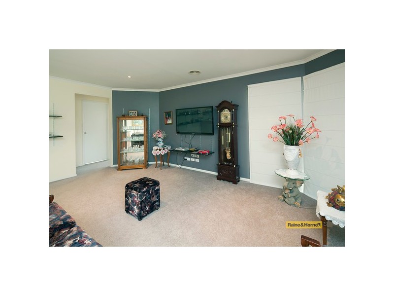 64 Galloway Drive, Narre Warren South VIC 3805