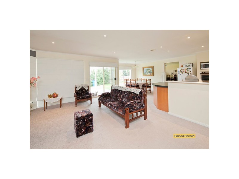 64 Galloway Drive, Narre Warren South VIC 3805