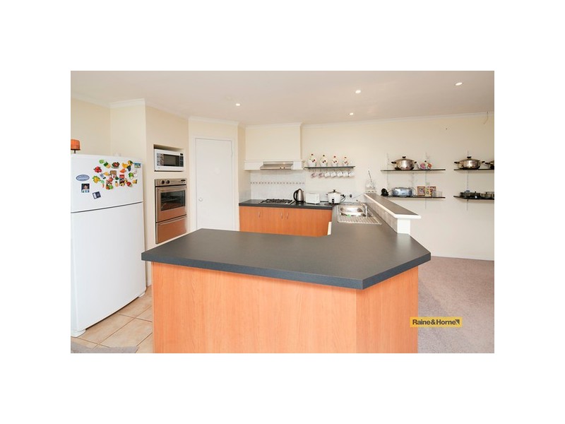 64 Galloway Drive, Narre Warren South VIC 3805