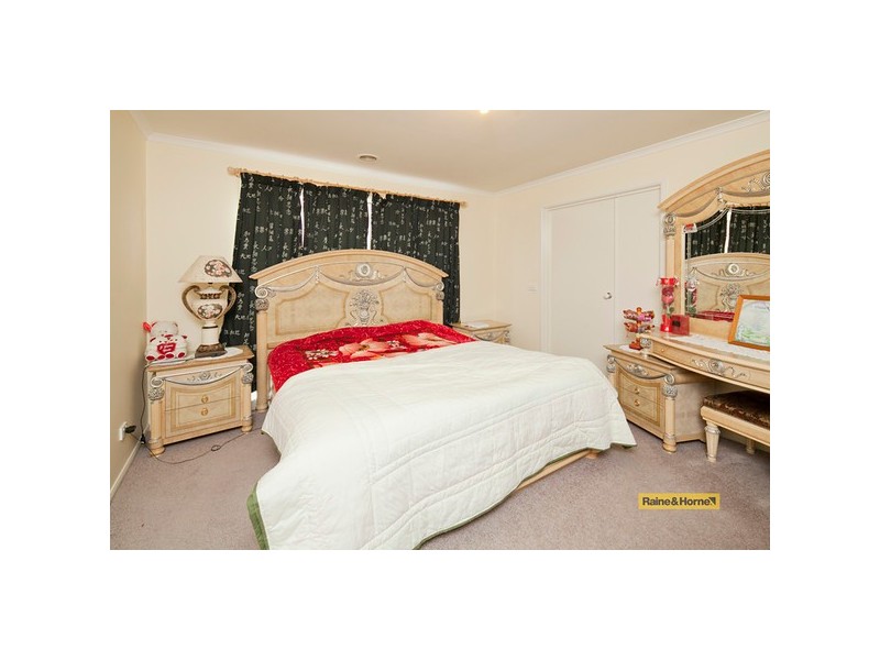 64 Galloway Drive, Narre Warren South VIC 3805