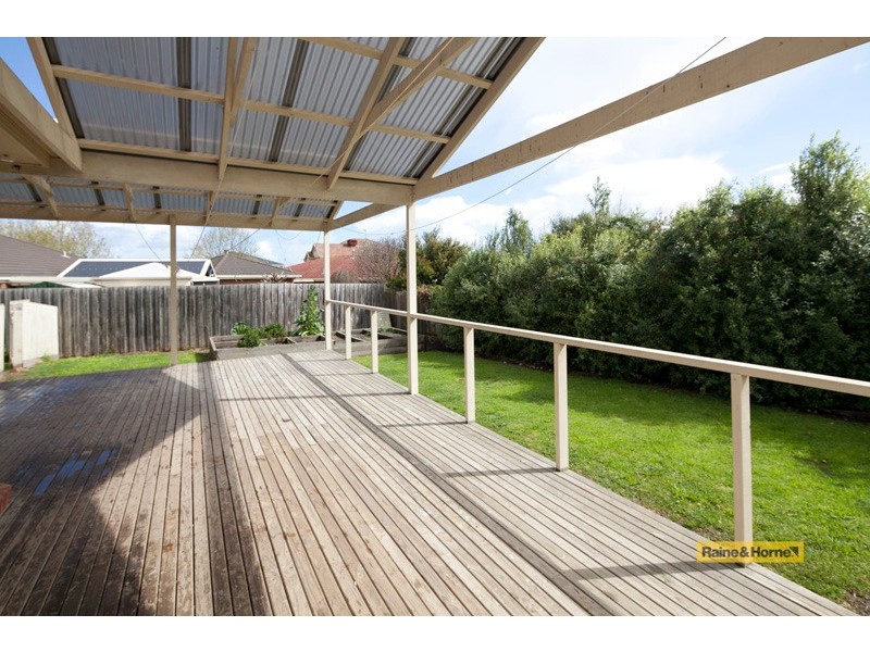 64 Galloway Drive, Narre Warren South VIC 3805