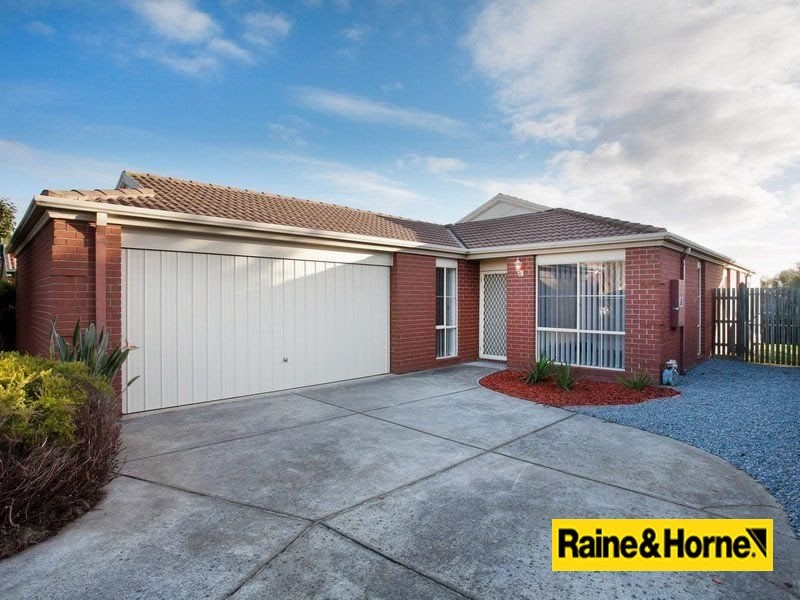 11 Edith Rise, Hampton Park VIC 3976