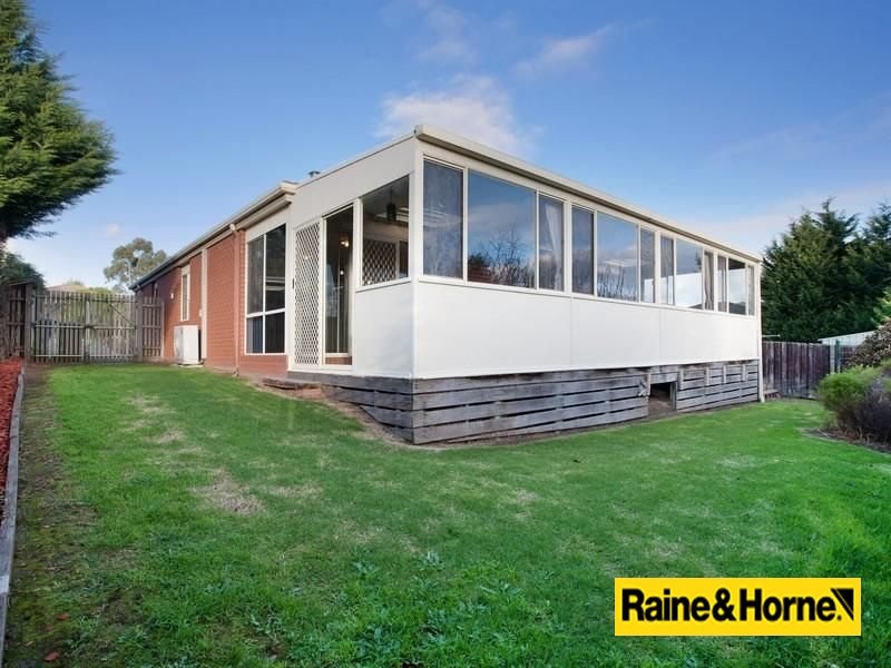 11 Edith Rise, Hampton Park VIC 3976