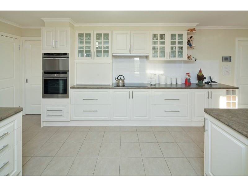 13 Bronson Circuit, Cranbourne North VIC 3977