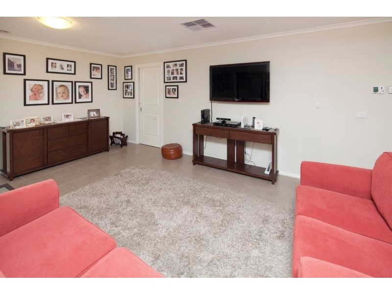 13 Bronson Circuit, Cranbourne North VIC 3977