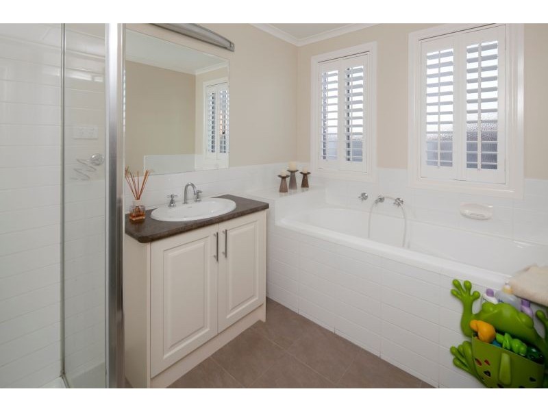 13 Bronson Circuit, Cranbourne North VIC 3977