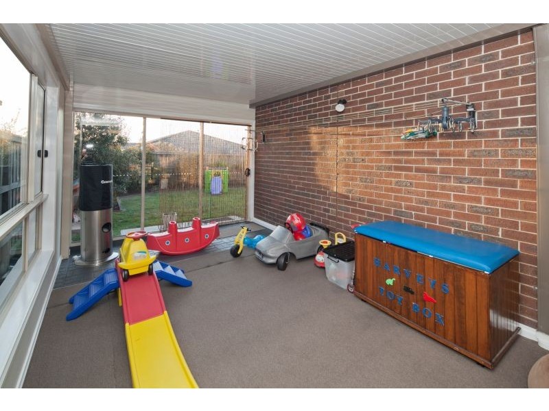 13 Bronson Circuit, Cranbourne North VIC 3977