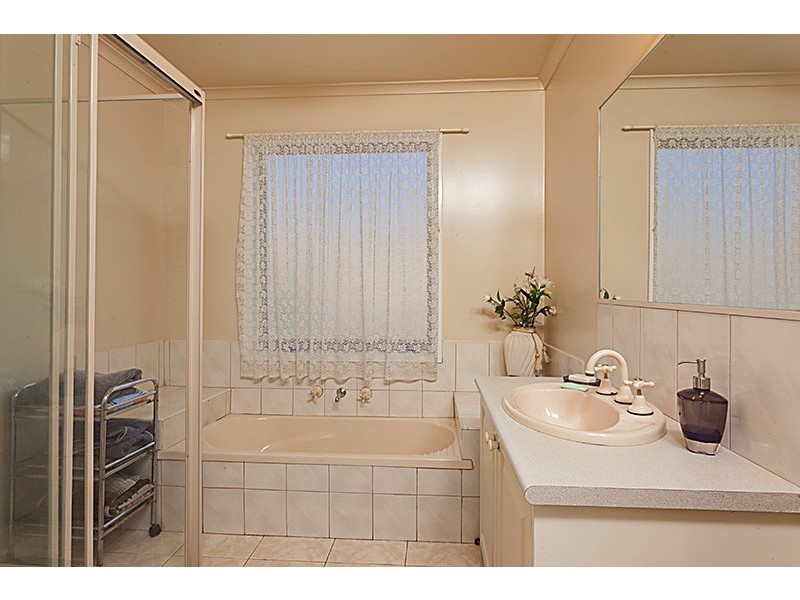 6 Norisha Court, Dandenong North VIC 3175