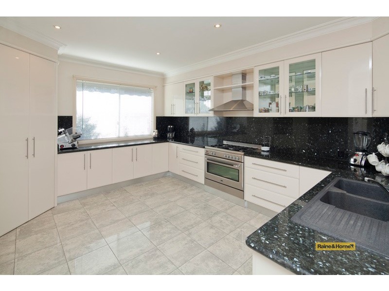 5 Galloway Drive, Narre Warren South VIC 3805