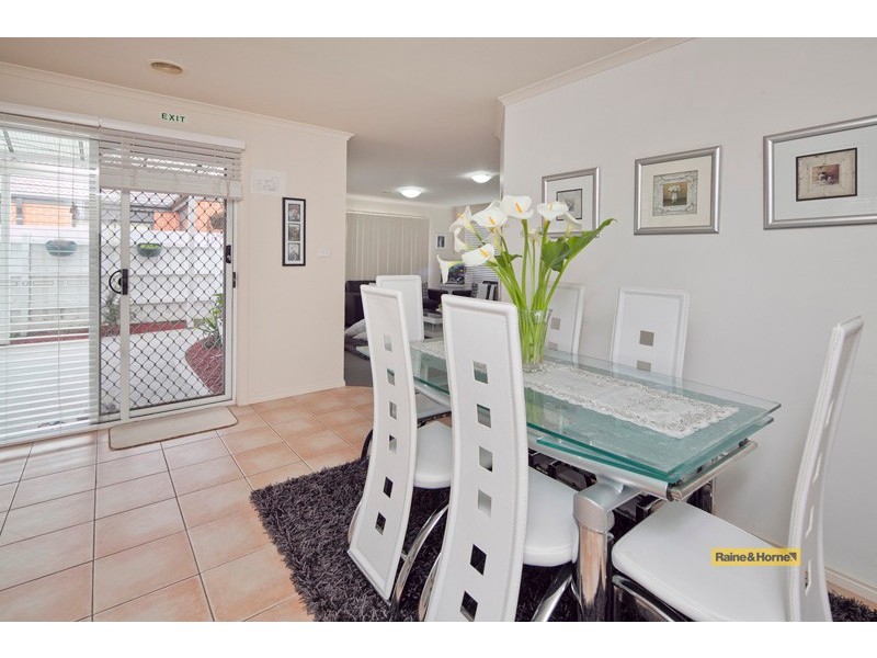 25 Glenaire Crescent, Cranbourne West VIC 3977