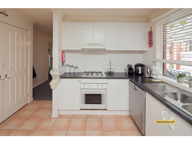 25 Glenaire Crescent, Cranbourne West VIC 3977