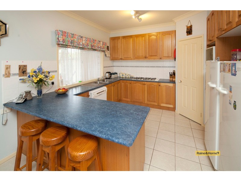 27 Littlecroft Avenue, Narre Warren South VIC 3805