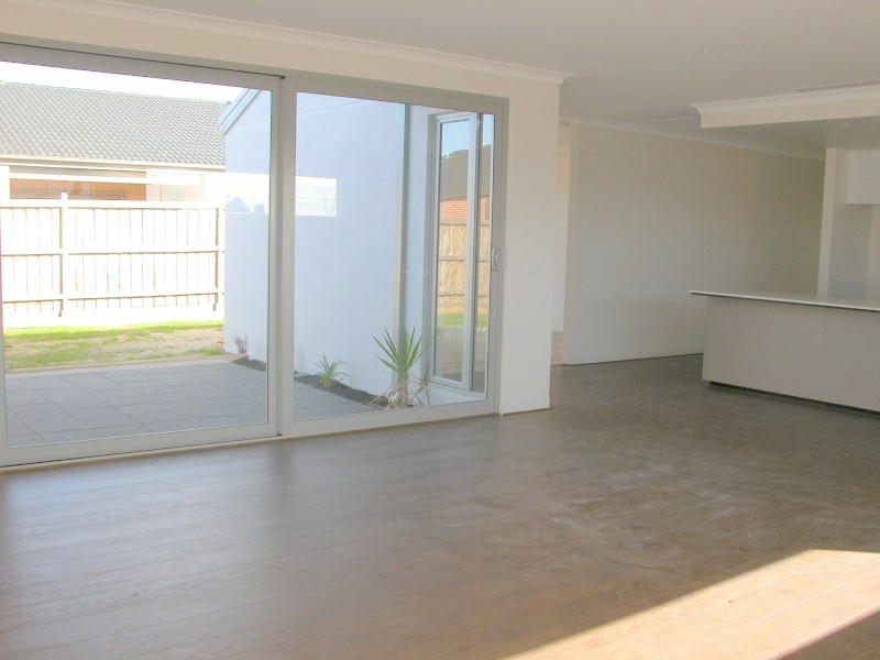 37  Donohue Street, Cranbourne East VIC 3977