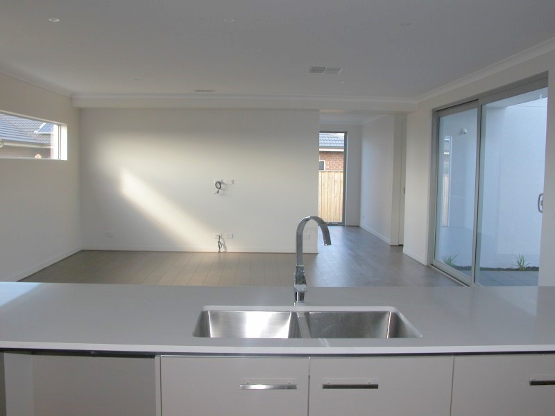 37  Donohue Street, Cranbourne East VIC 3977