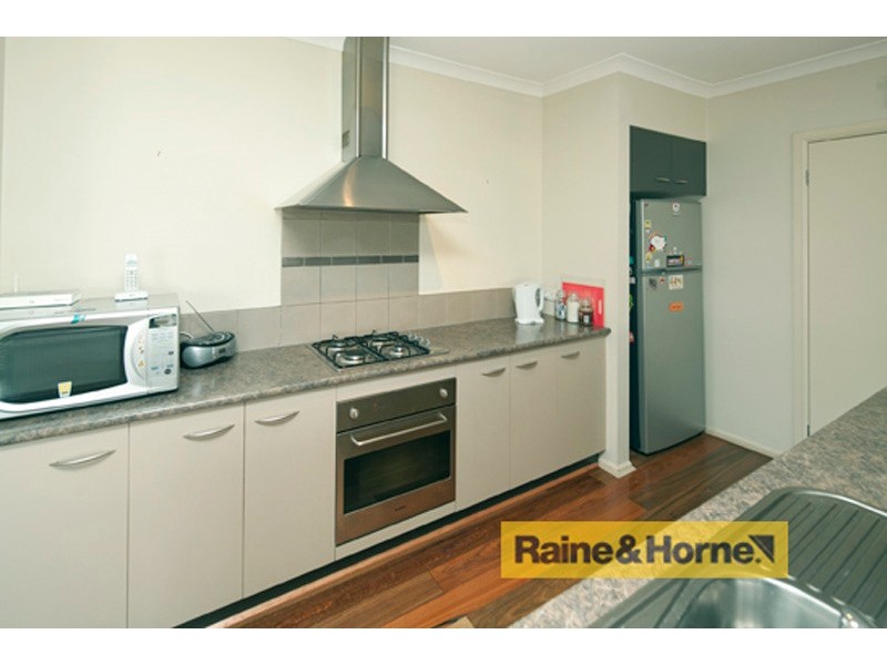 17 Honey Myrtle Way, Cranbourne VIC 3977