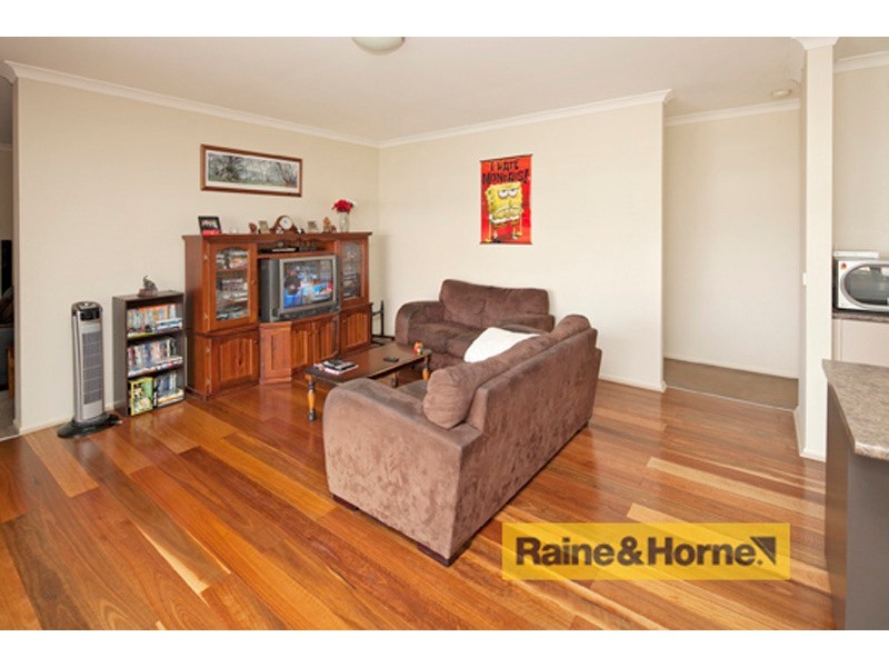17 Honey Myrtle Way, Cranbourne VIC 3977