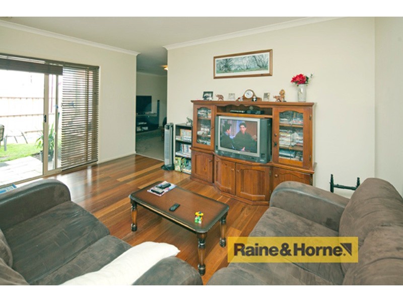 17 Honey Myrtle Way, Cranbourne VIC 3977