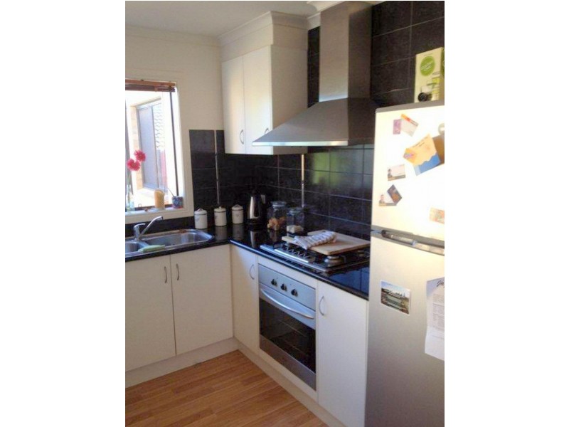 8 Ivory Drive, Pakenham VIC 3810