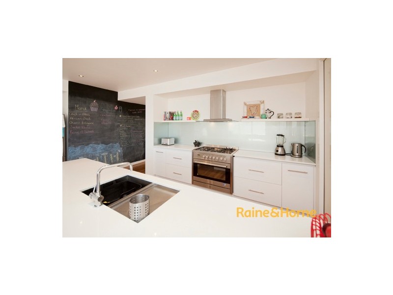 14 Perry Circuit, Cranbourne North VIC 3977