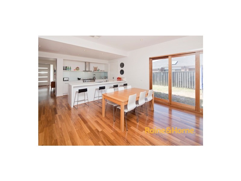 14 Perry Circuit, Cranbourne North VIC 3977