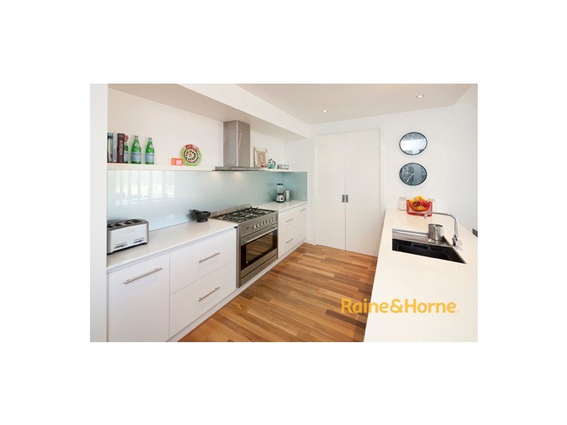 14 Perry Circuit, Cranbourne North VIC 3977