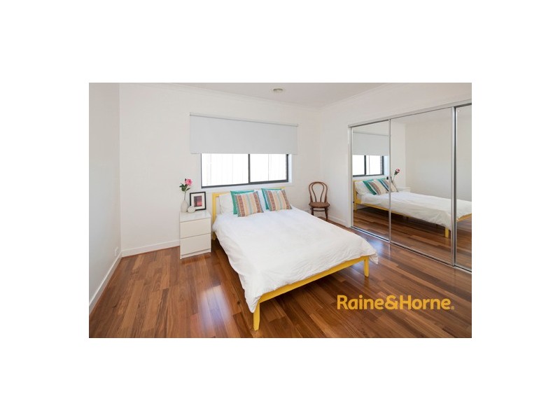 14 Perry Circuit, Cranbourne North VIC 3977